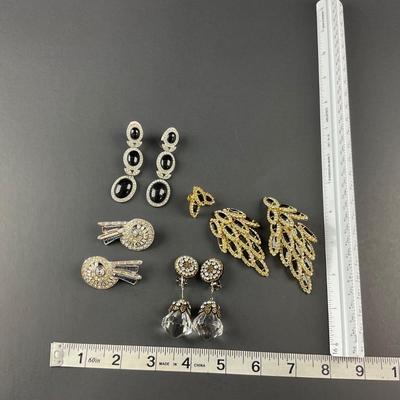 -207- COSTUME JEWELRY | Miscellaneous & Some Damage Earrings
