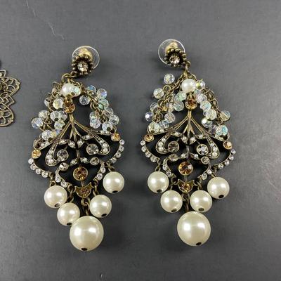 -208- COSTUME JEWELRY | Miscellaneous Earrings