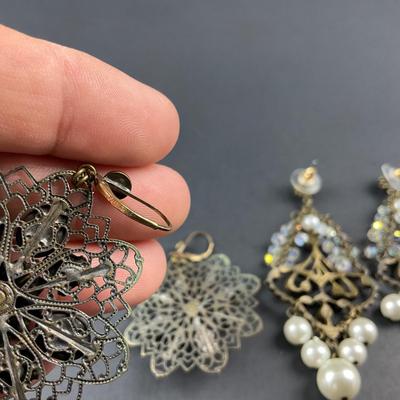 -208- COSTUME JEWELRY | Miscellaneous Earrings