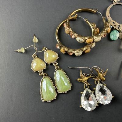 -212- COSTUME JEWELRY | Miscellaneous Gold Toned Earrings
