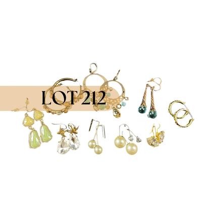 -212- COSTUME JEWELRY | Miscellaneous Gold Toned Earrings