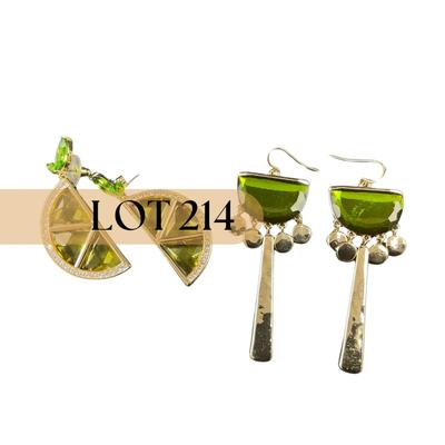-214- COSTUME JEWELRY | Green & Yellow Gold Tone Earrings