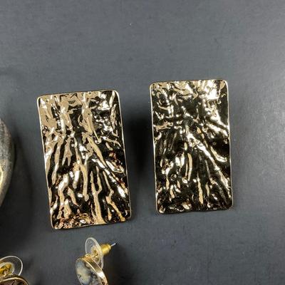 -224- COSTUME JEWELRY | Silver Tone Miscellaneous Earrings
