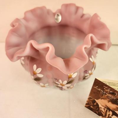 Lot #150 Pretty Fenton Art Glass Bowl - Dasy/Forget Me Not