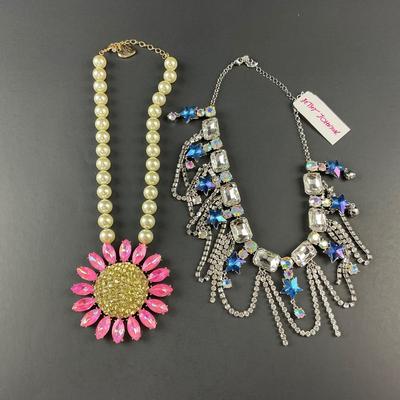 -243- BETSY JOHNSON | Colorful Necklaces | Marked