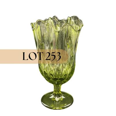 -253- FENTON | Green Thumbprint Handkerchief Glass Vase