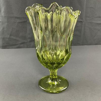-253- FENTON | Green Thumbprint Handkerchief Glass Vase