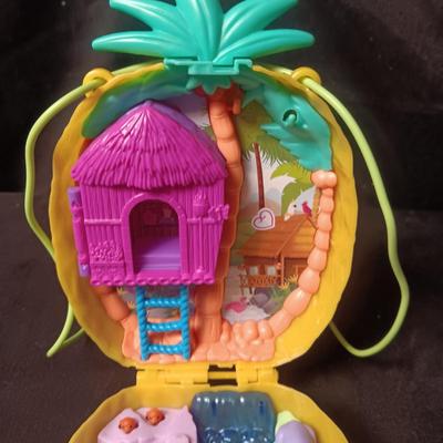 POLLY POCKET, LITTLEST PET SHOP AND A TUBE OF BUBBLES