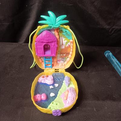 POLLY POCKET, LITTLEST PET SHOP AND A TUBE OF BUBBLES