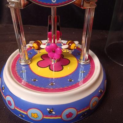 DISNEY'S EEYORE CLOCK IN A GLASS DOME