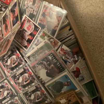 Huge lot of over 5,000 baseball cards