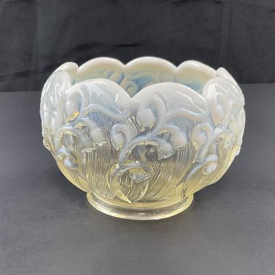 -264- FENTON | Opalescent White Lily Of The Valley Bowl | Marked