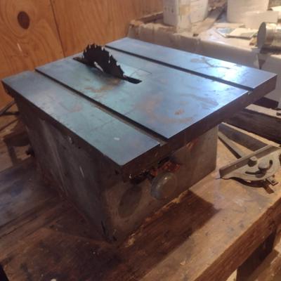 Western Auto Wizard Table Saw with Mobile Wood Work Bench