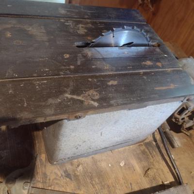 Western Auto Wizard Table Saw with Mobile Wood Work Bench