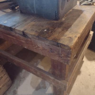 Western Auto Wizard Table Saw with Mobile Wood Work Bench