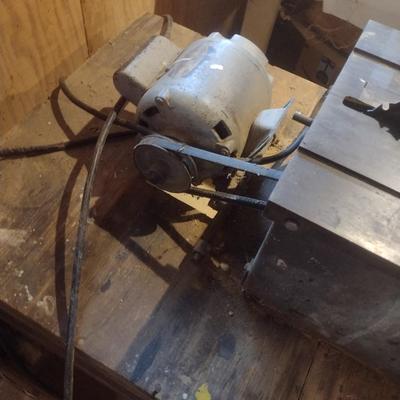 Western Auto Wizard Table Saw with Mobile Wood Work Bench