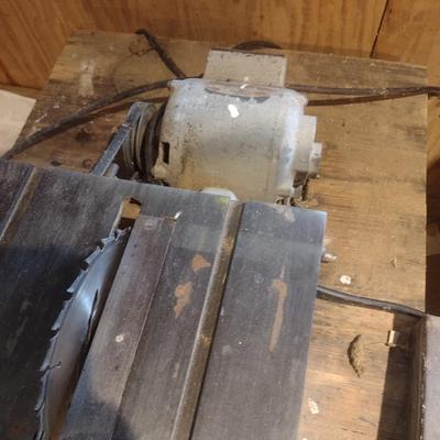Western Auto Wizard Table Saw with Mobile Wood Work Bench