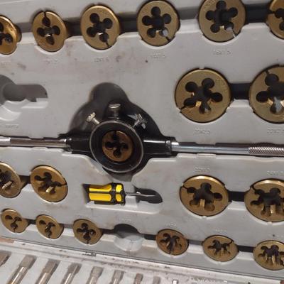 Metric Tap and Die Tool Set