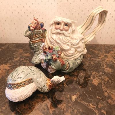 Lot #160 Fitz & Floyd Santa Claus Teapot