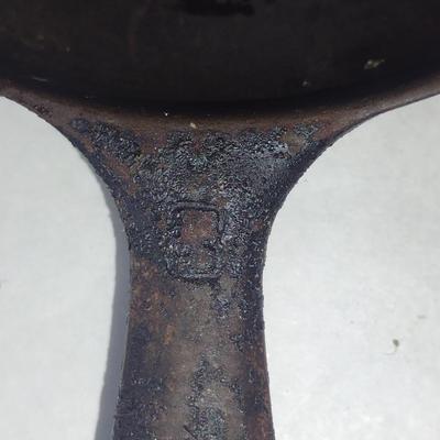 Vintage Griswold Erie, PA No. 3 Cast Iron Skillet- Approx 7" in Diameter
