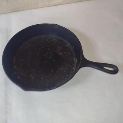 Vintage Lodge 8 SK Made in USA Cast Iron Skillet- Approx 10 1/2" in Diameter