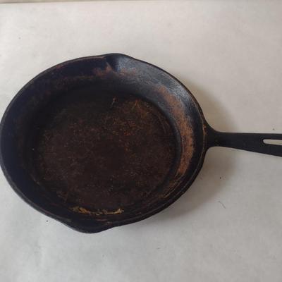 8" Made in Taiwan Cast Iron Skillet