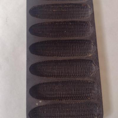 Seven Cavity Cast Iron Corn Stick Pan