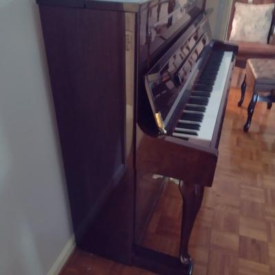 Gebr Perzina Upright Piano GP-122 48" Mahogany Cabinet