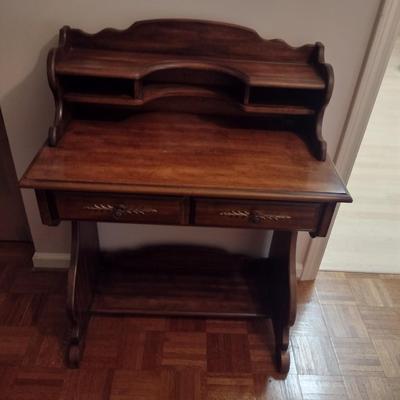 Petite Writing Desk with Hutch Top