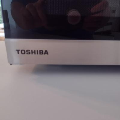 Toshiba 1200 Watt Microwave- In Working Condition