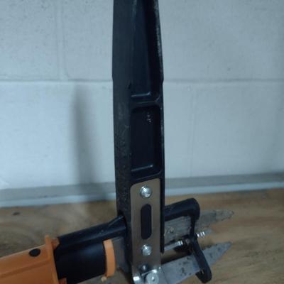 Fiskars Triple Claw Weeder