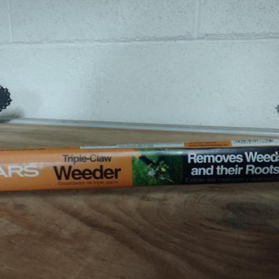 Fiskars Triple Claw Weeder