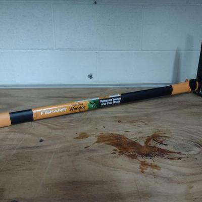 Fiskars Triple Claw Weeder