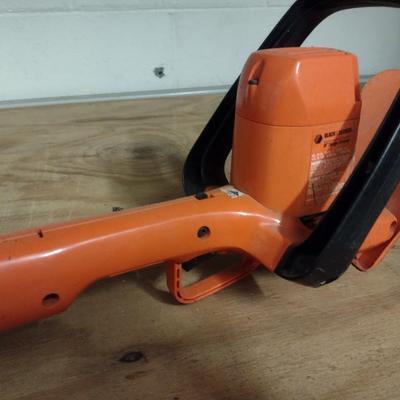 Black & Decker 16" Electric Hedge Trimmer