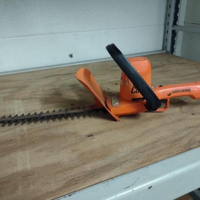 Black & Decker 16" Electric Hedge Trimmer