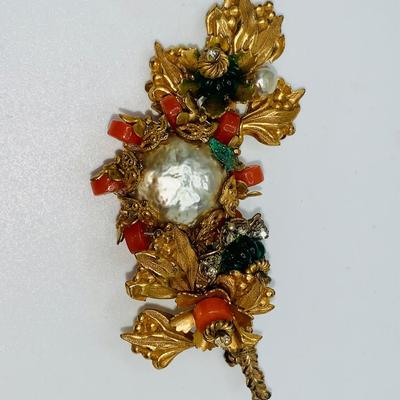 Miriam Haskell Baroque pearl coral & jade costume jewelry pin & earrings