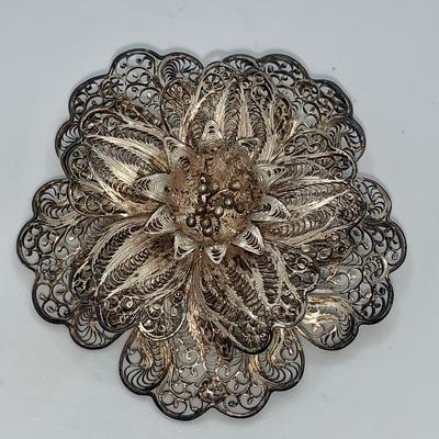 Unmarked Silver Filigree Wireworks Floral Pin W/Early C-Clasp Closure