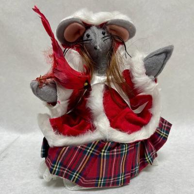 Santa Mouse Figure