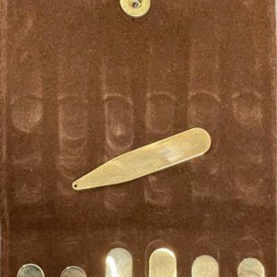 Vintage Men’s Brass Collar Stays in Velvet Cash