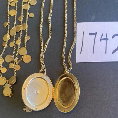 Necklace Lot