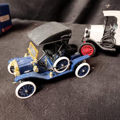 3 SCALED MODELS OF ANTIQUE VEHICLES