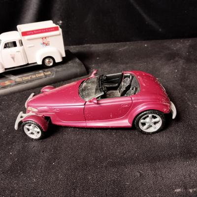 2 DIE-CAST MODEL VEHICLES