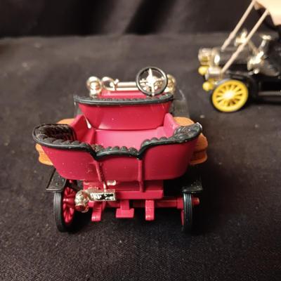3 SCALED MODEL ANTIQUE CARS