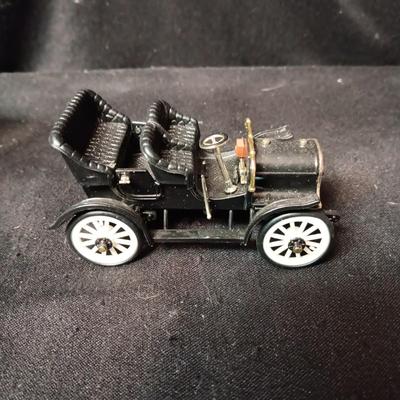 3 SCALED MODEL ANTIQUE CARS
