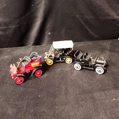 3 SCALED MODEL ANTIQUE CARS
