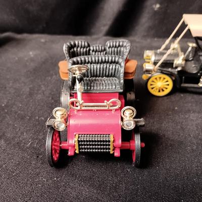 3 SCALED MODEL ANTIQUE CARS