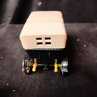 3 SCALED MODEL ANTIQUE CARS