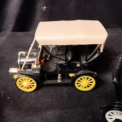 3 SCALED MODEL ANTIQUE CARS