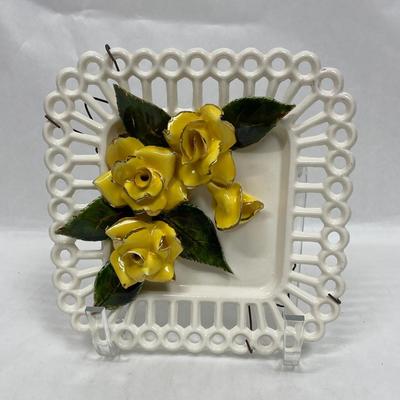 Ceramic Yellow. Roses on white open lattice background Capodimonte