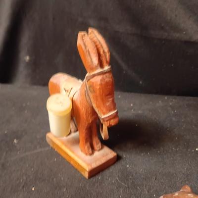3 SETS OF VINTAGE SHAKERS
